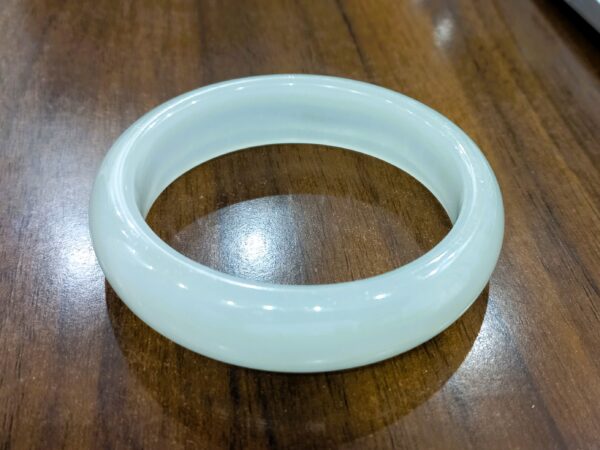 WHITE ONYX BANGLE - Image 4